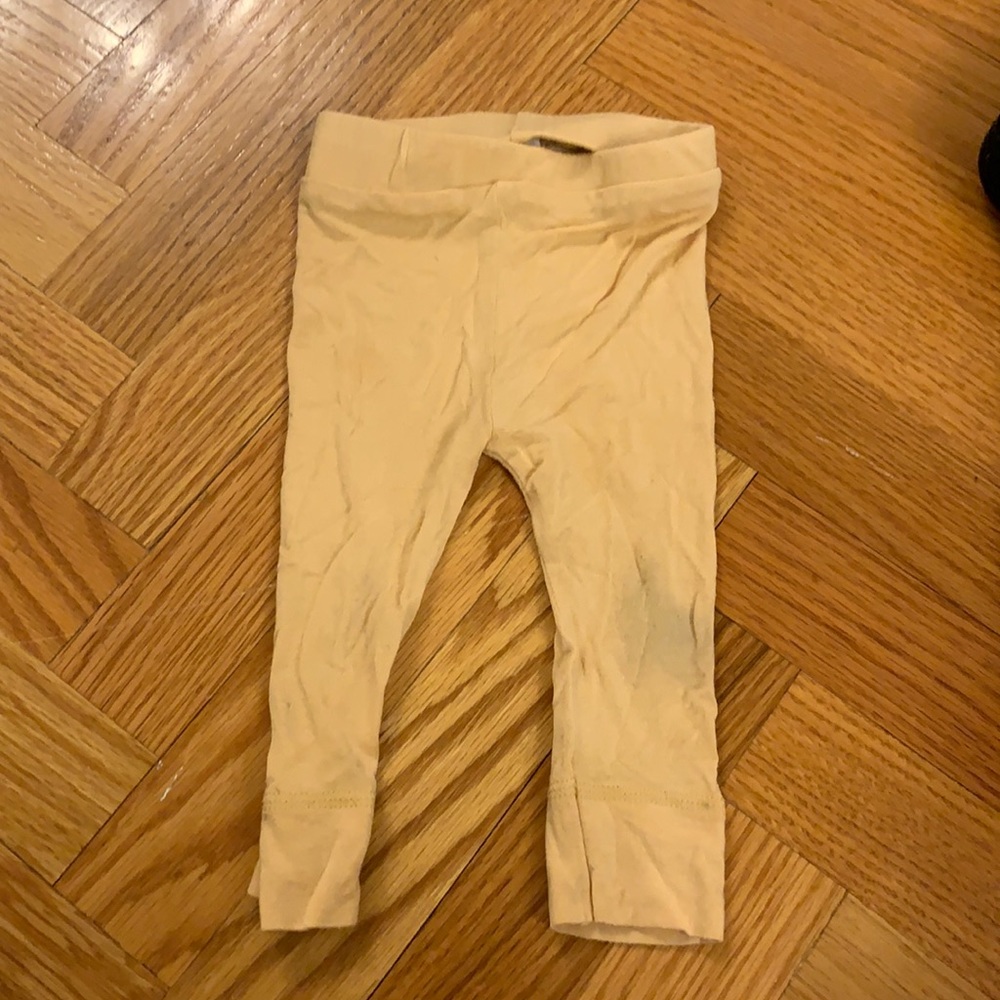 Kate Quinn leggings